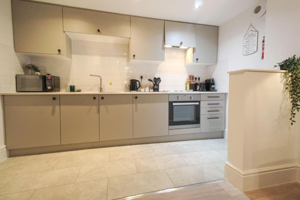 Spacious 1 Bed Apartment 1 Minute Walk From Square Nottingham Zewnętrze zdjęcie