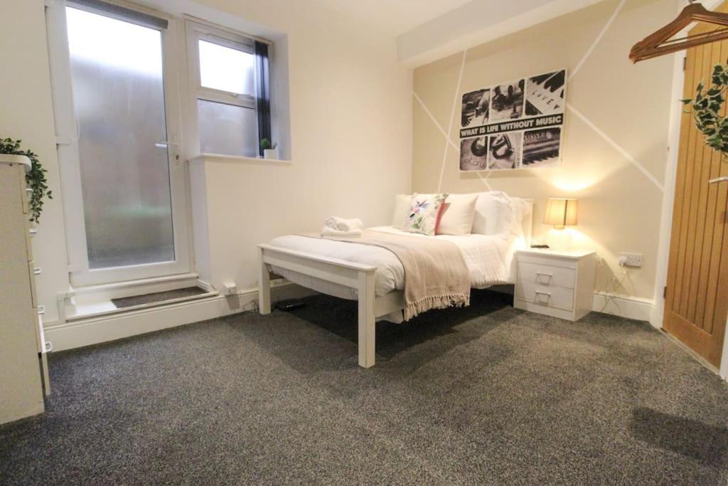 Spacious 1 Bed Apartment 1 Minute Walk From Square Nottingham Zewnętrze zdjęcie