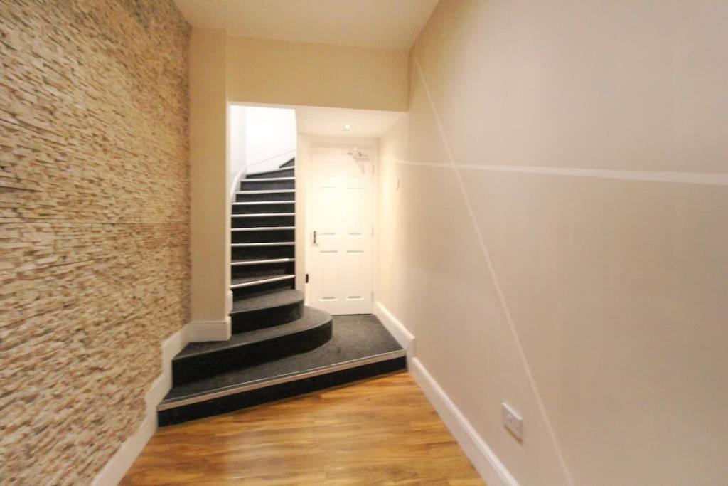 Spacious 1 Bed Apartment 1 Minute Walk From Square Nottingham Zewnętrze zdjęcie